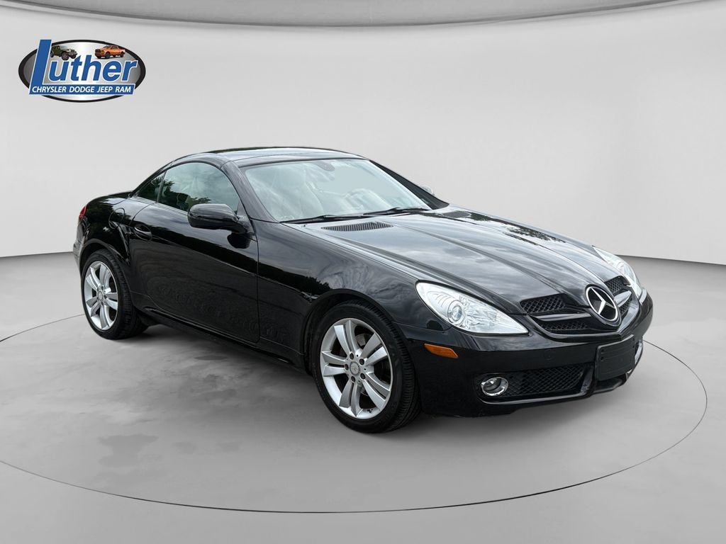 Used 2010 Mercedes-Benz SLK 300 image 7