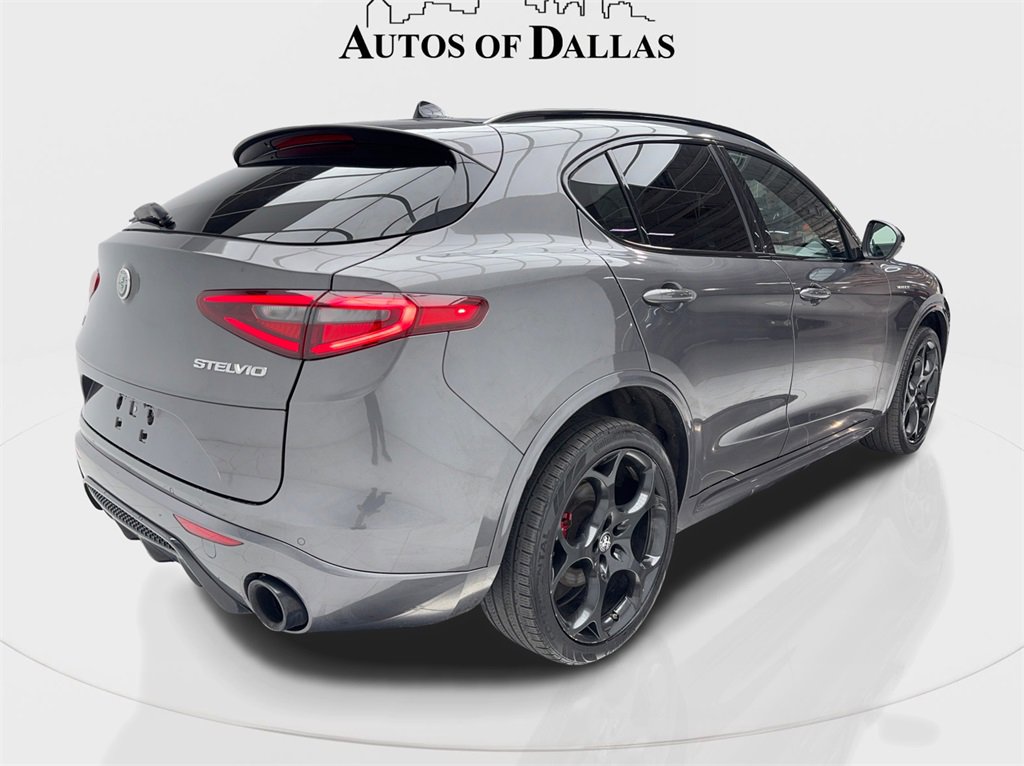 Used 2022 Alfa Romeo Stelvio Veloce image 9