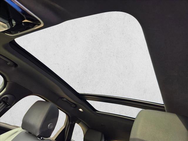 Certified 2026 Land Rover Range Rover Velar Dynamic SE image 15