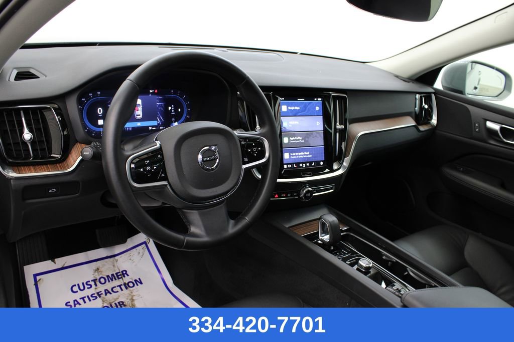 Used 2025 Volvo V60 B5 Cross Country Plus image 16