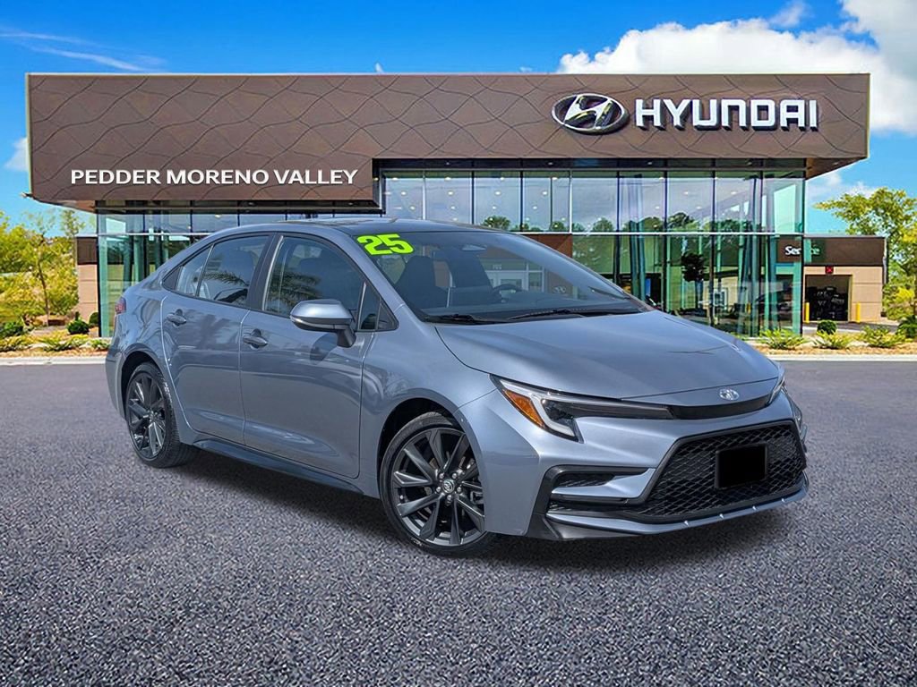 Used 2025 Toyota Corolla XSE FWD image 2