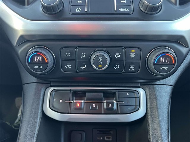 Used 2023 GMC Acadia SLT w/ Preferred Package image 31