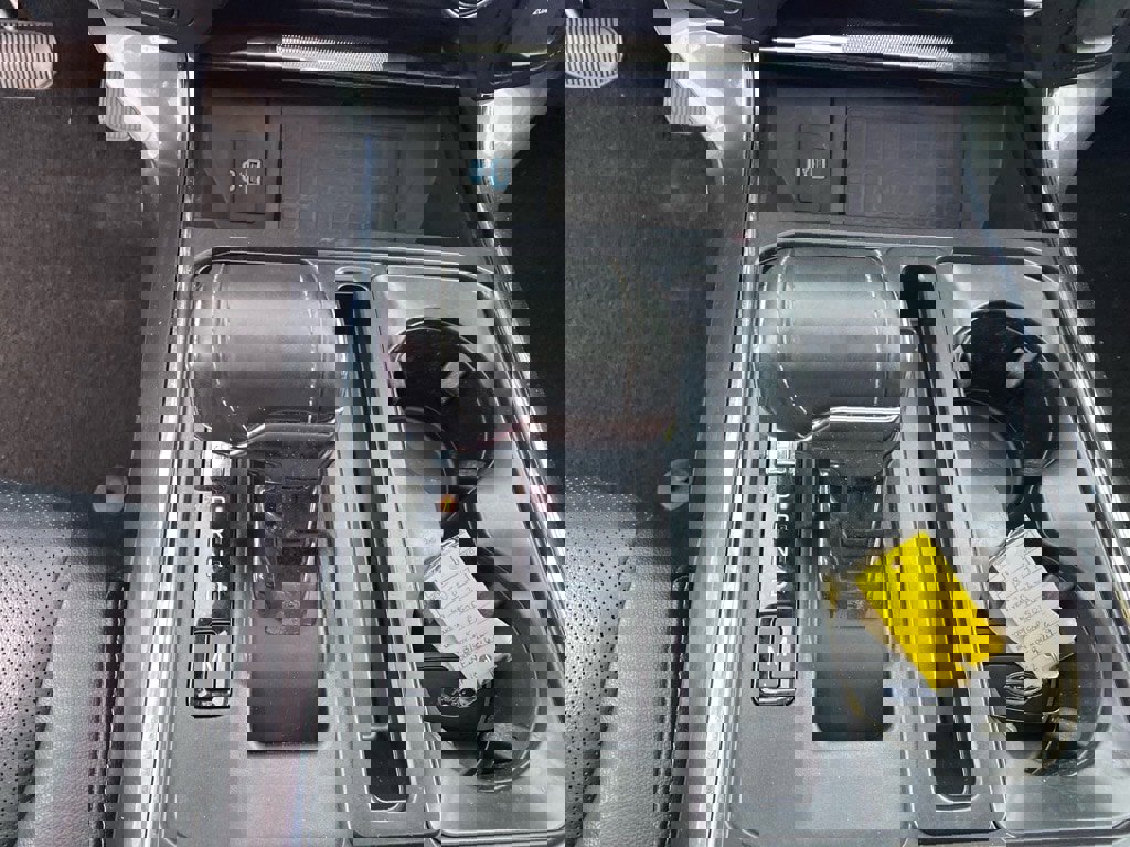 Used 2022 Ford F150 Lariat w/ Equipment Group 502A High image 12