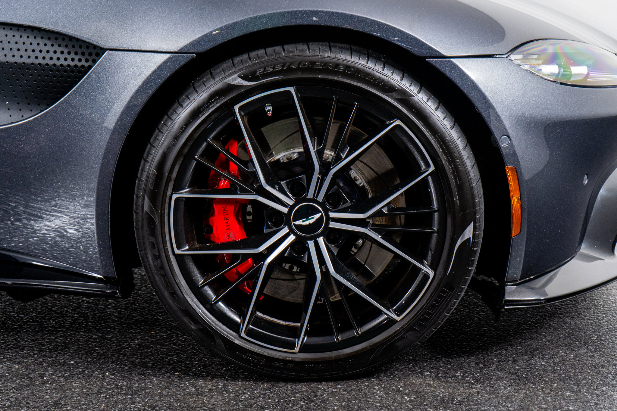 Used 2021 Aston Martin V8 Vantage Roadster image 7