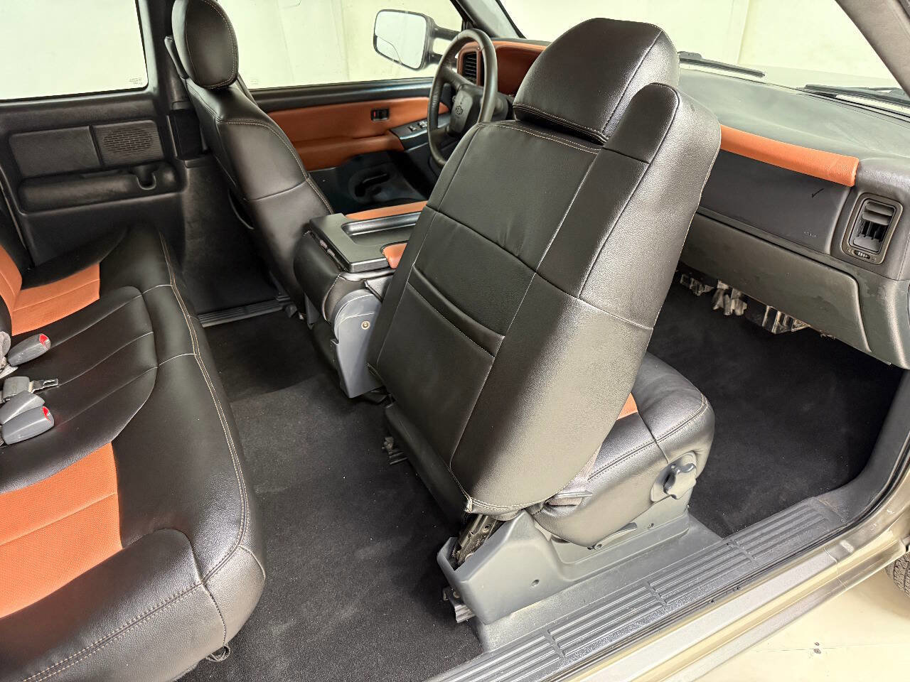 Used 2002 Chevrolet Silverado 3500 2WD Extended Cab image 29