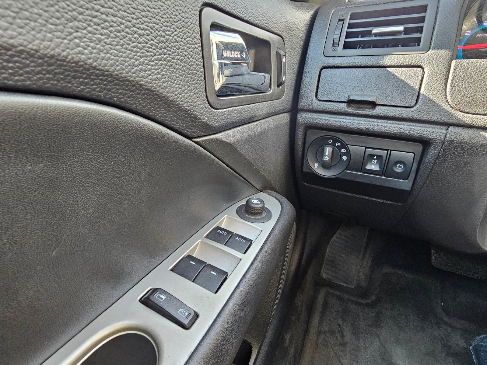 Used 2012 Ford Fusion SEL image 36