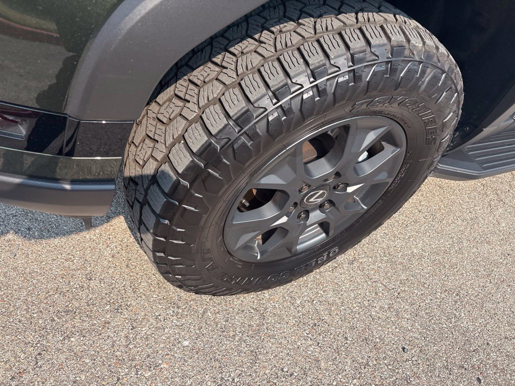 Certified 2026 Lexus GX 550 AWD/4WD image 9