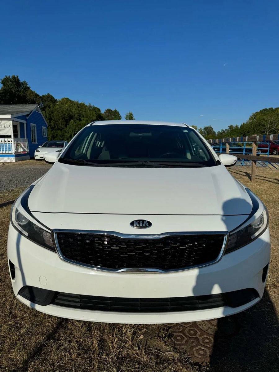 Used 2018 Kia Forte LX image 2