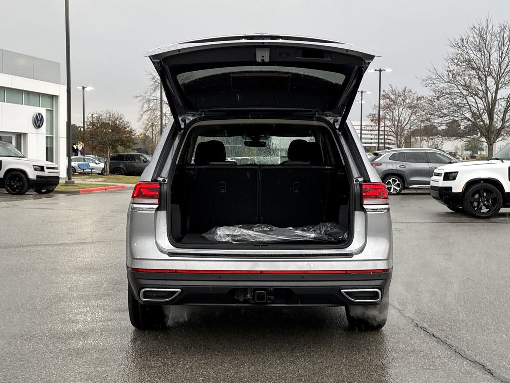 New 2026 Volkswagen Atlas SE FWD image 16