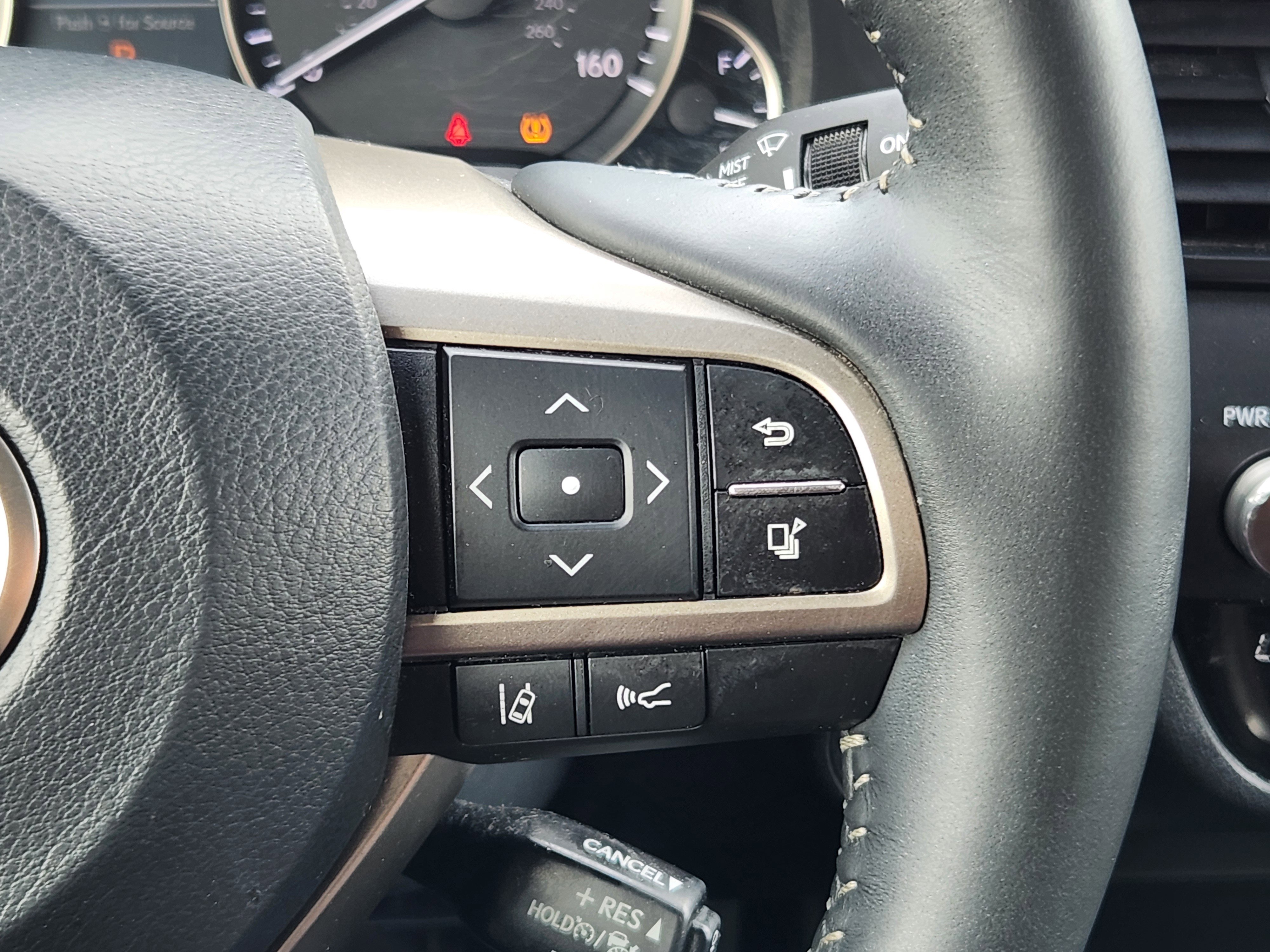 Used 2017 Lexus RX 450h AWD image 31