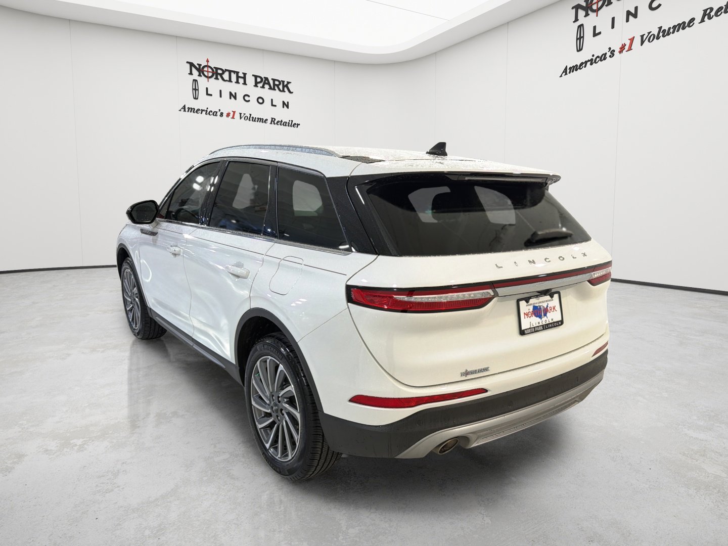 Used 2024 Lincoln Corsair Reserve FWD image 7