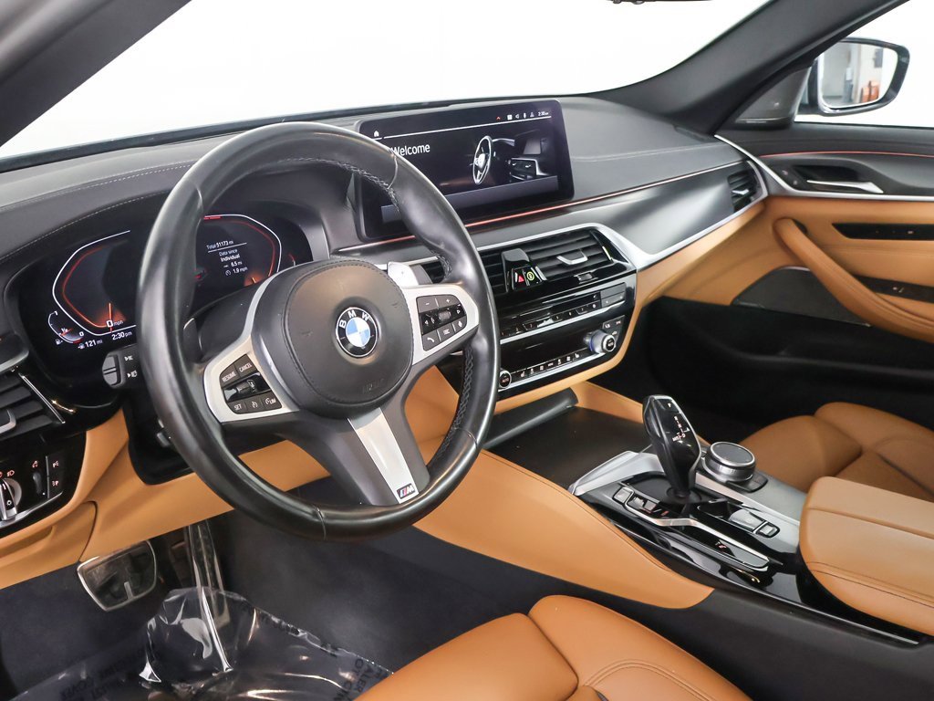 Used 2023 BMW M550i xDrive w/ Shadowloine Package image 28