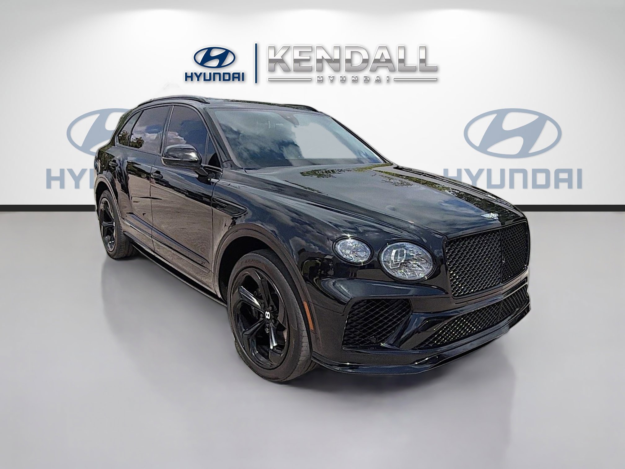 Used 2022 Bentley Bentayga AWD/4WD image 1