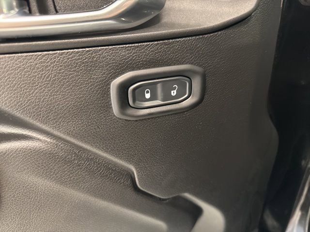 Used 2023 Jeep Wrangler Unlimited w/ Cold Weather Group image 20