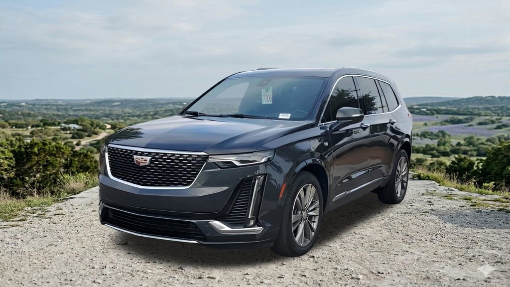 Used 2022 Cadillac XT6 Premium Luxury image 3