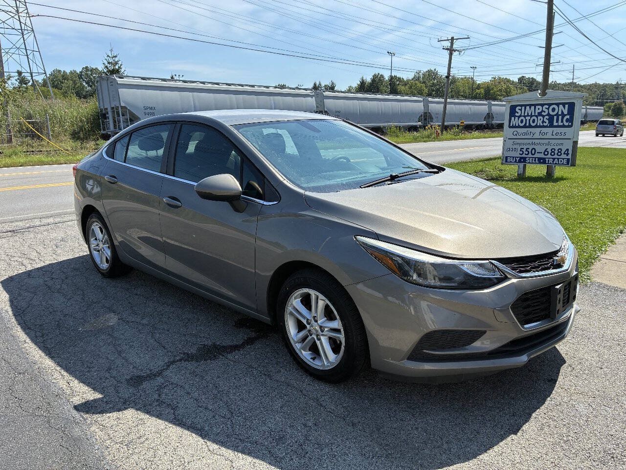 Used 2018 Chevrolet Cruze LT w/ Convenience Package FWD image 1