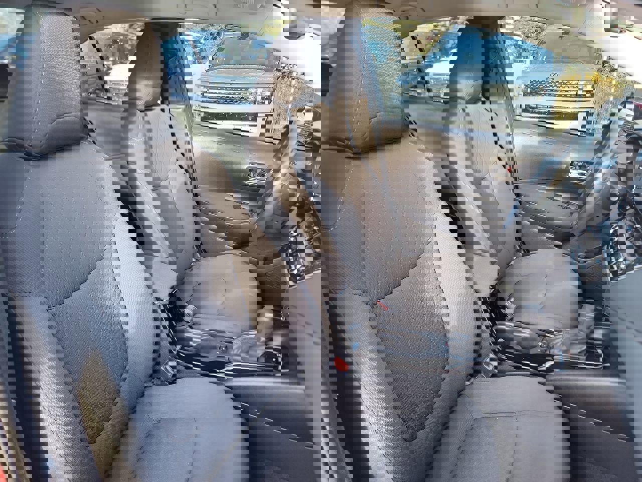 Used 2021 Toyota Corolla LE image 19