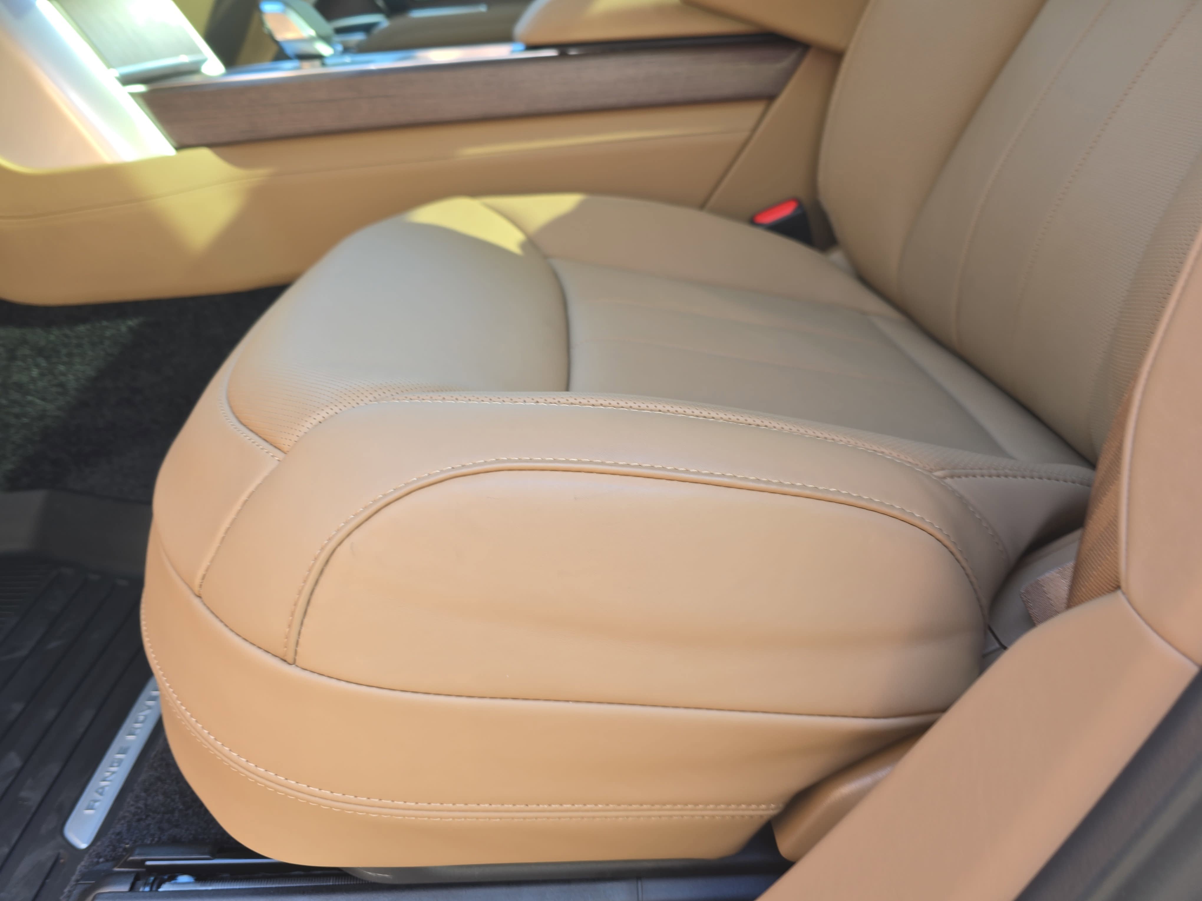 New 2026 Land Rover Range Rover Long Wheelbase SE image 27