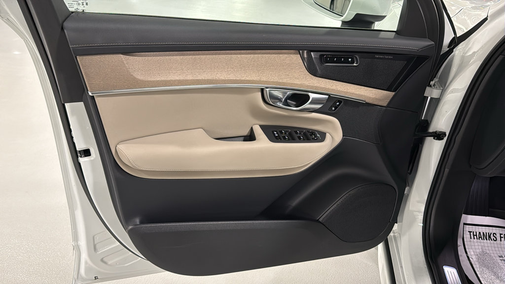 Certified 2026 Volvo XC90 B6 Plus AWD/4WD image 9