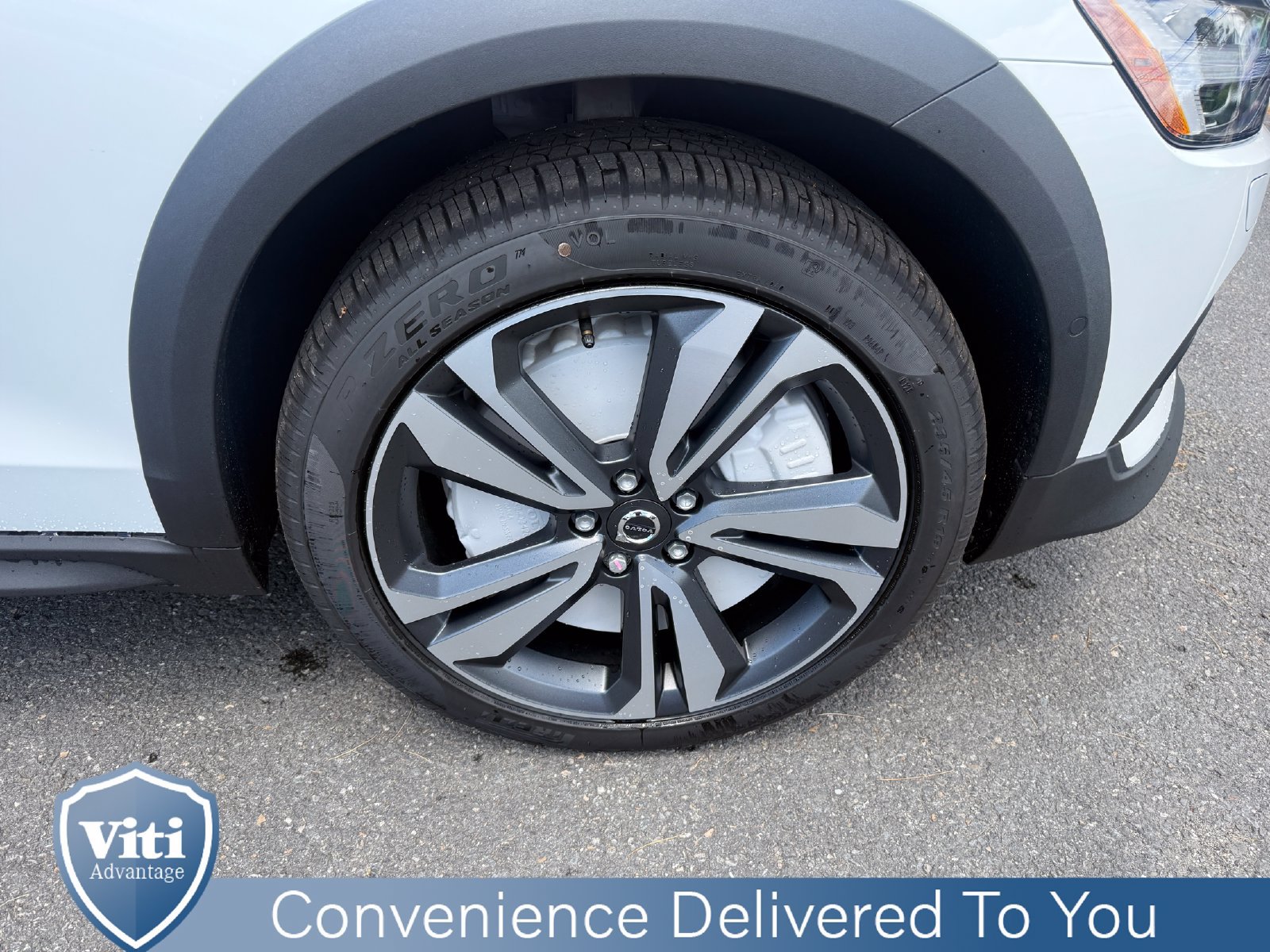 New 2026 Volvo V60 B5 Cross Country Plus w/ Protection Package Premier AWD/4WD image 10