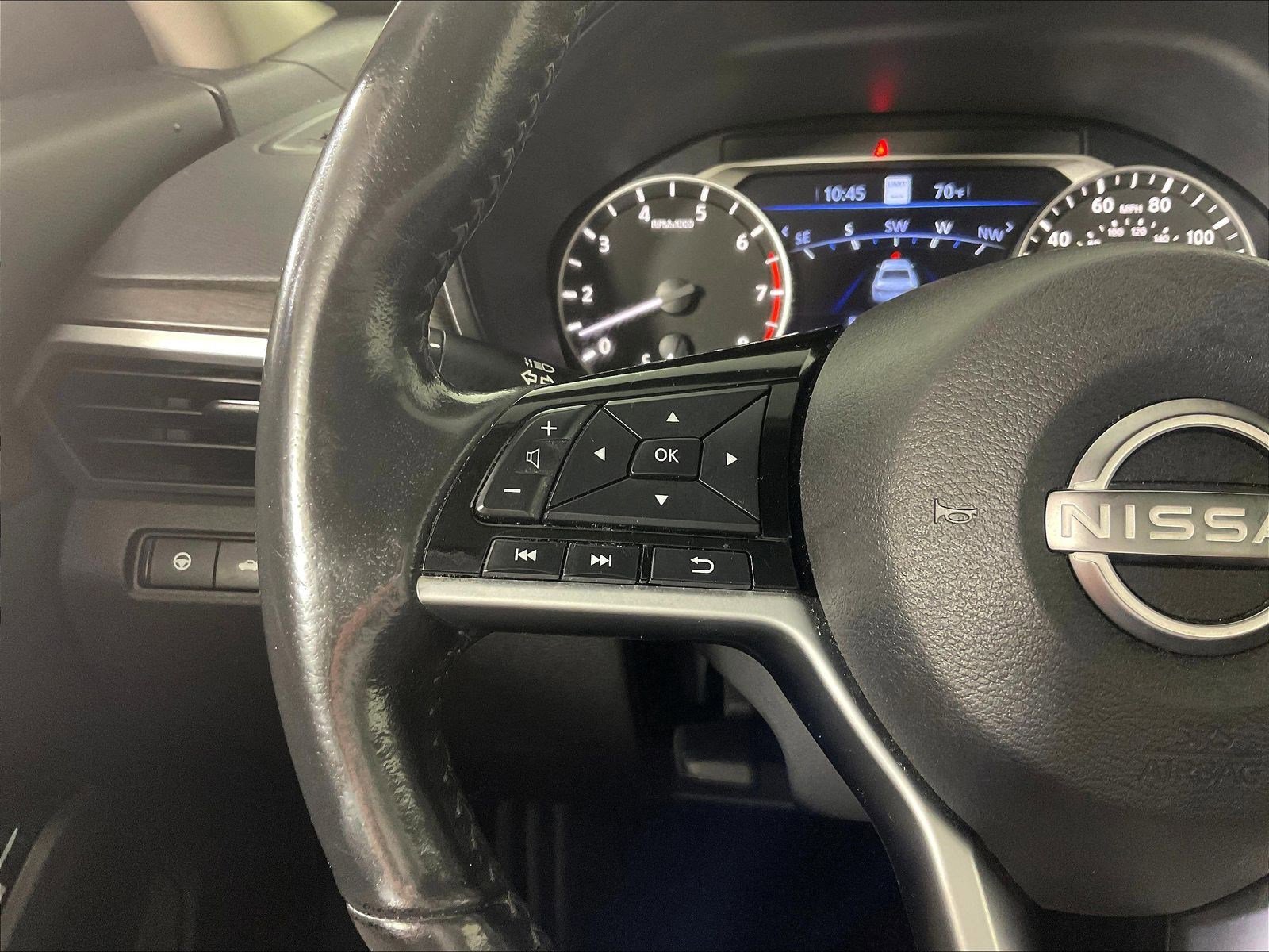 Used 2023 Nissan Altima 2.5 SL FWD image 11