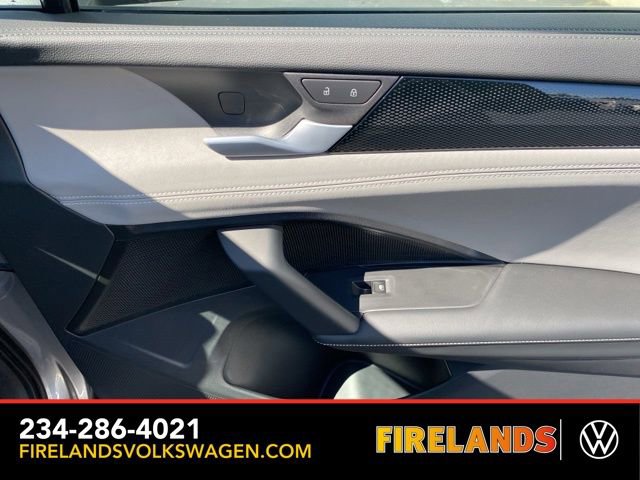 New 2025 Volkswagen Tiguan SE image 46