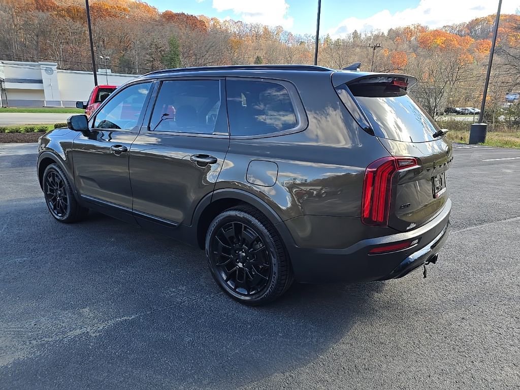 Used 2021 Kia Telluride SX w/ SX Prestige Package image 3