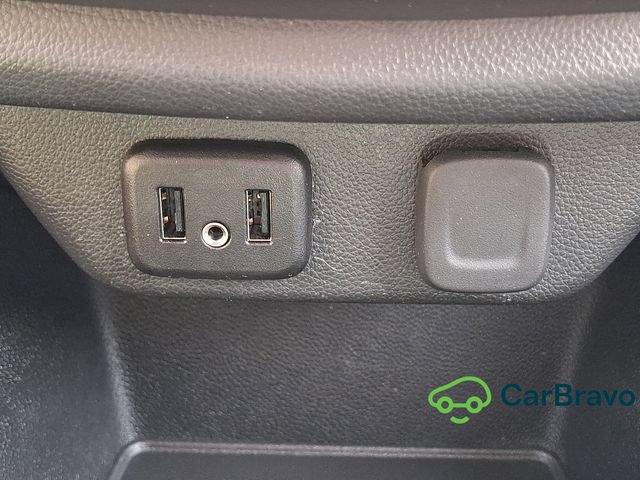 Used 2021 Chevrolet Traverse LT FWD image 26