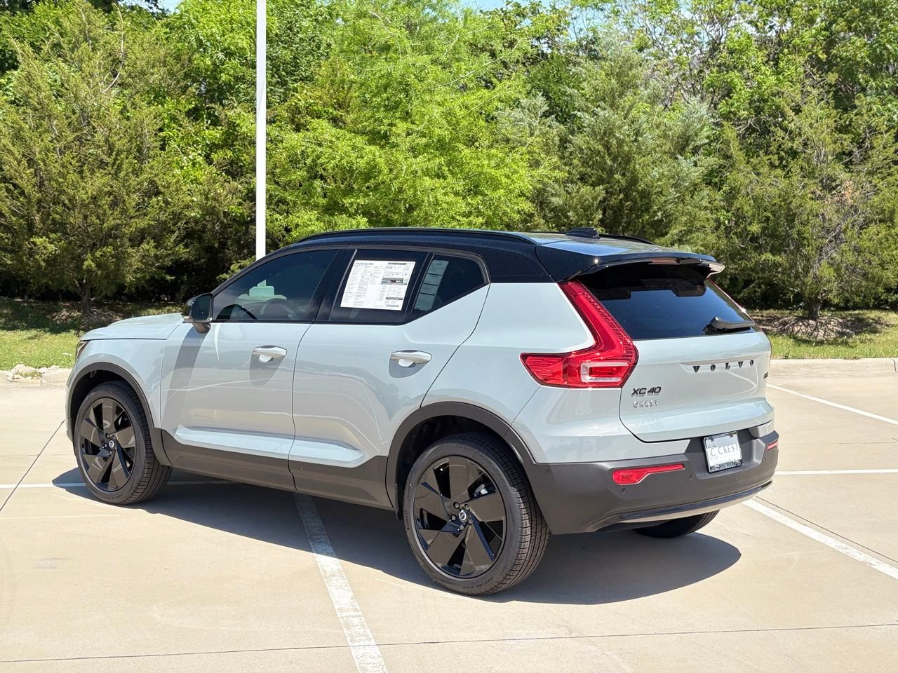 New 2026 Volvo XC40 B5 Ultra w/ Protection Package Premier AWD/4WD image 4