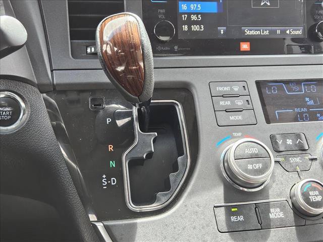 Used 2015 Toyota Sienna Limited FWD image 12