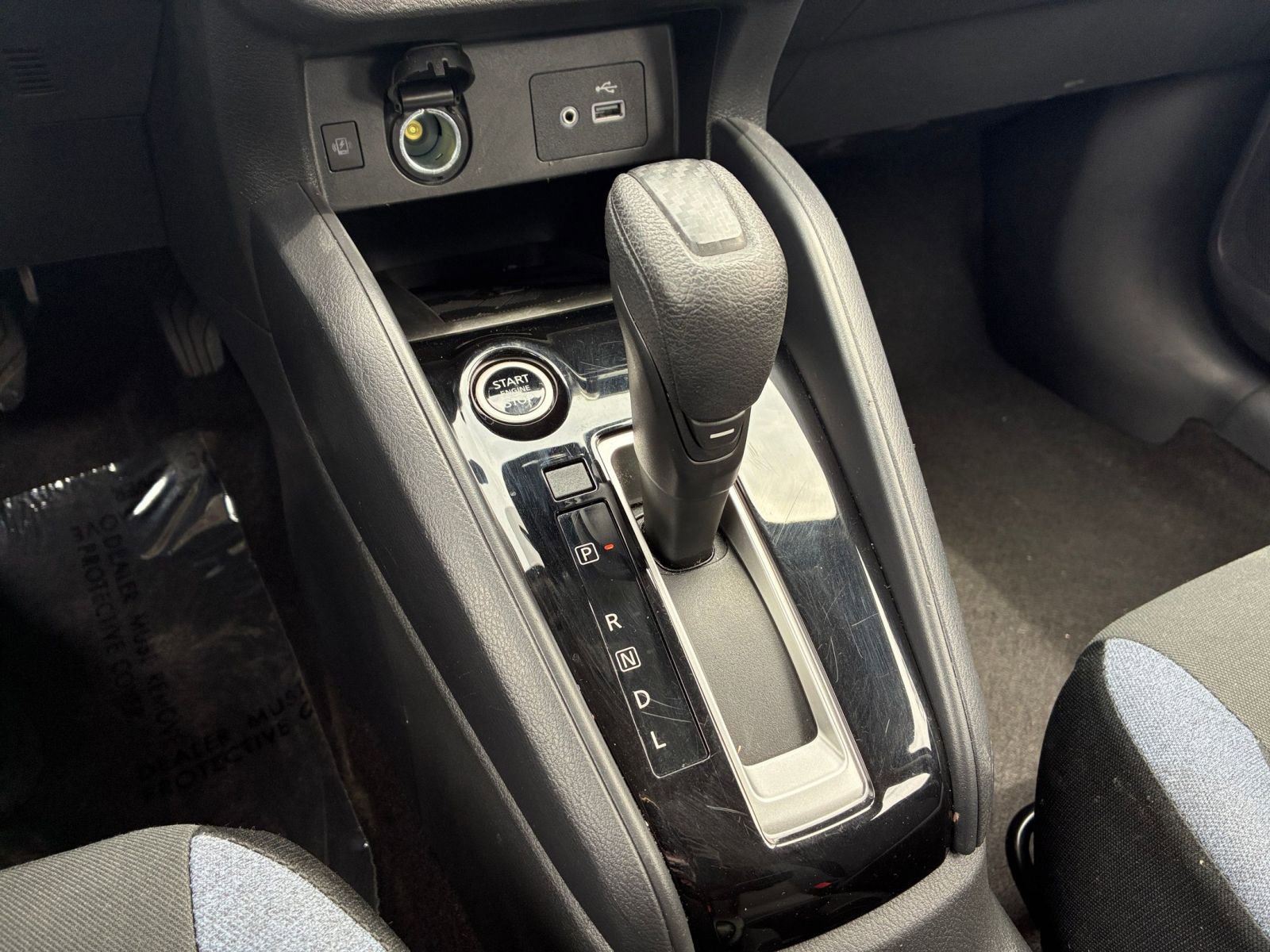 Used 2025 Nissan Versa SV FWD image 36