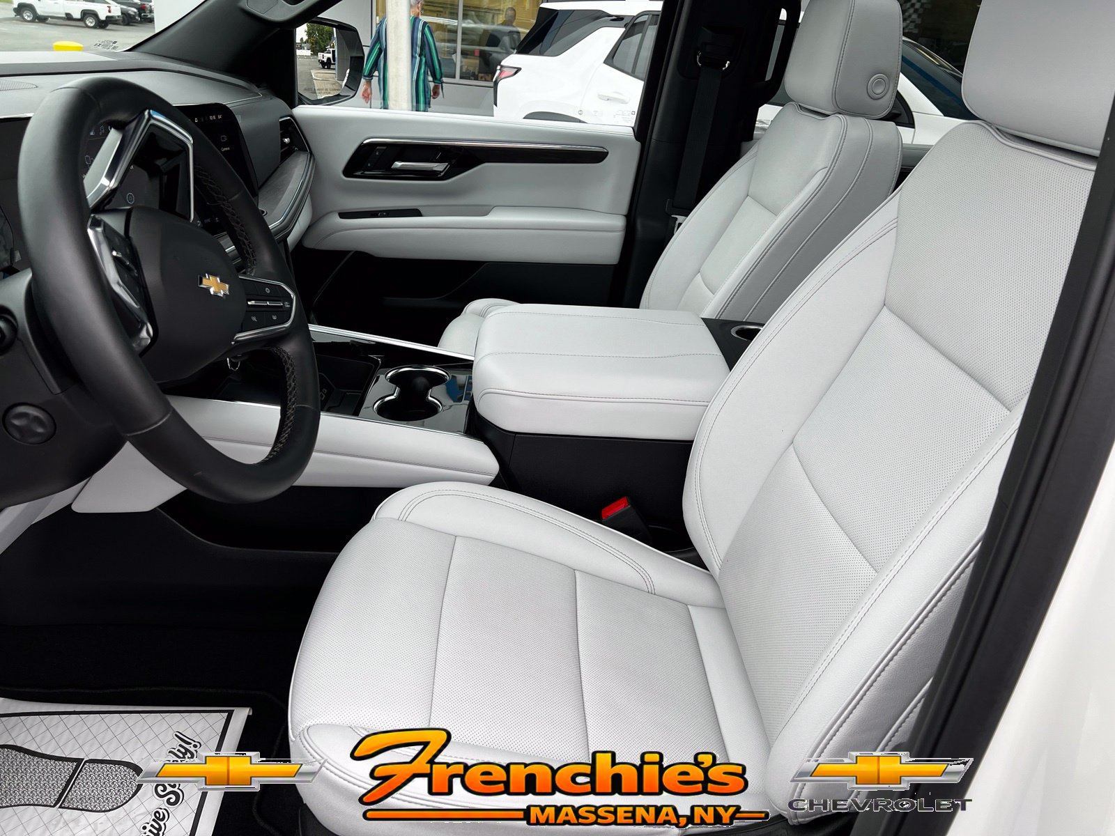 Used 2025 Chevrolet Tahoe Premier w/ Sun And Tow Package AWD/4WD image 17
