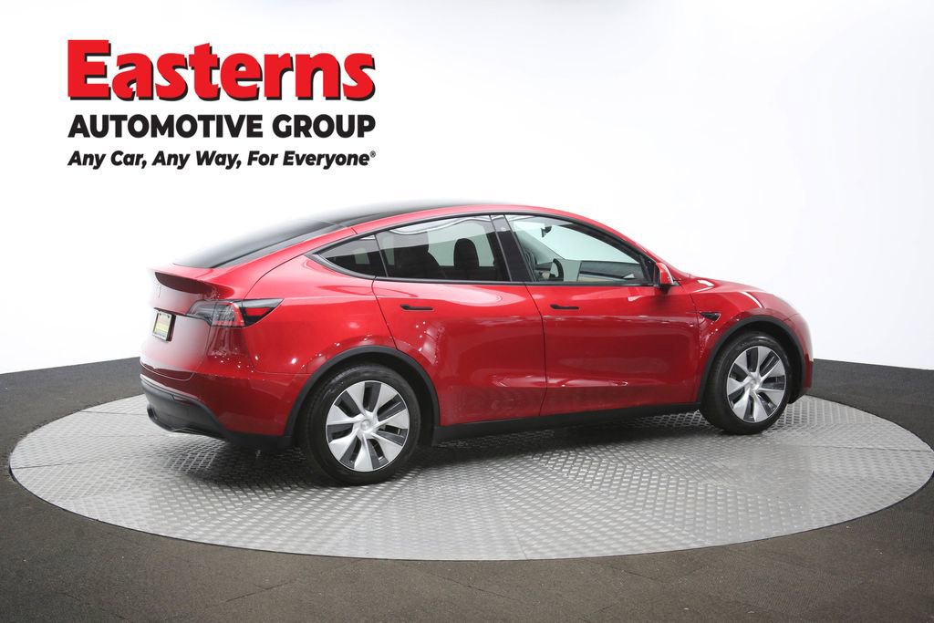 Used 2021 Tesla Model Y Standard Range image 40