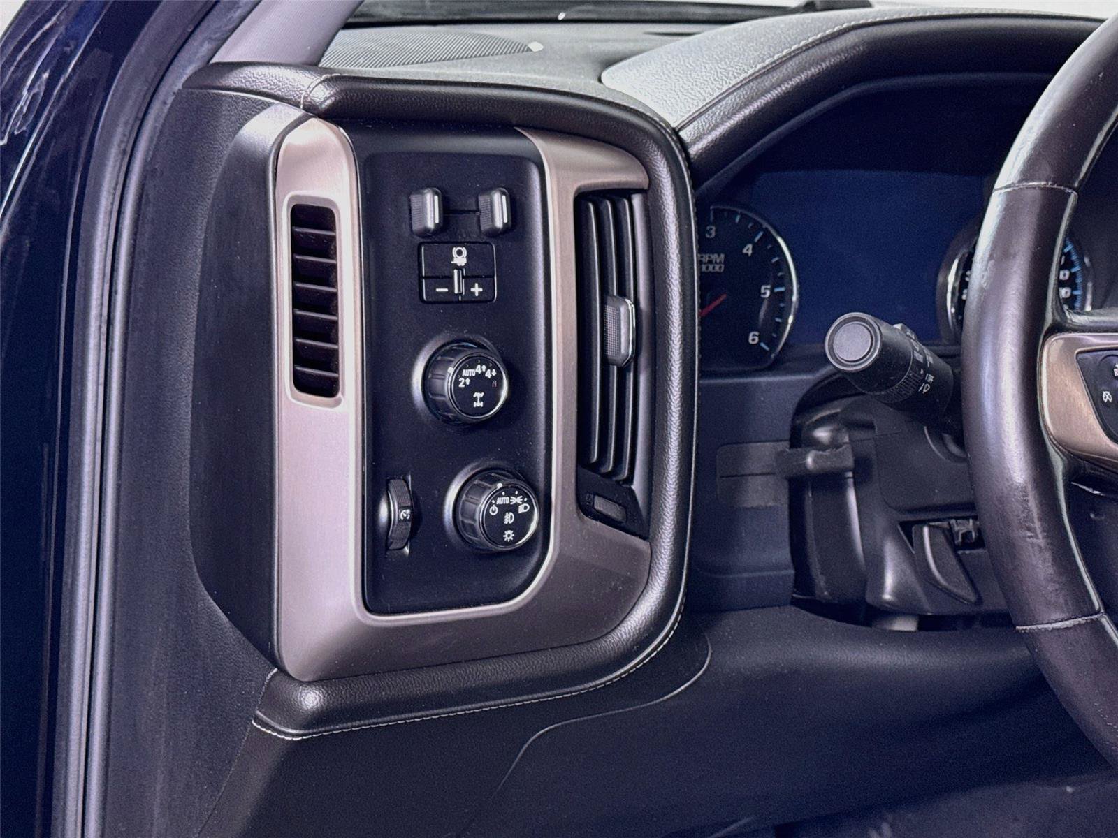 Used 2018 GMC Sierra 1500 Denali w/ Denali Ultimate Package AWD/4WD image 4