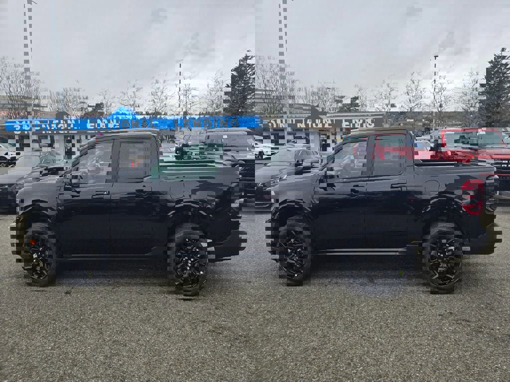 New 2026 Ford Maverick Lariat w/ Black Appearance Package image 8