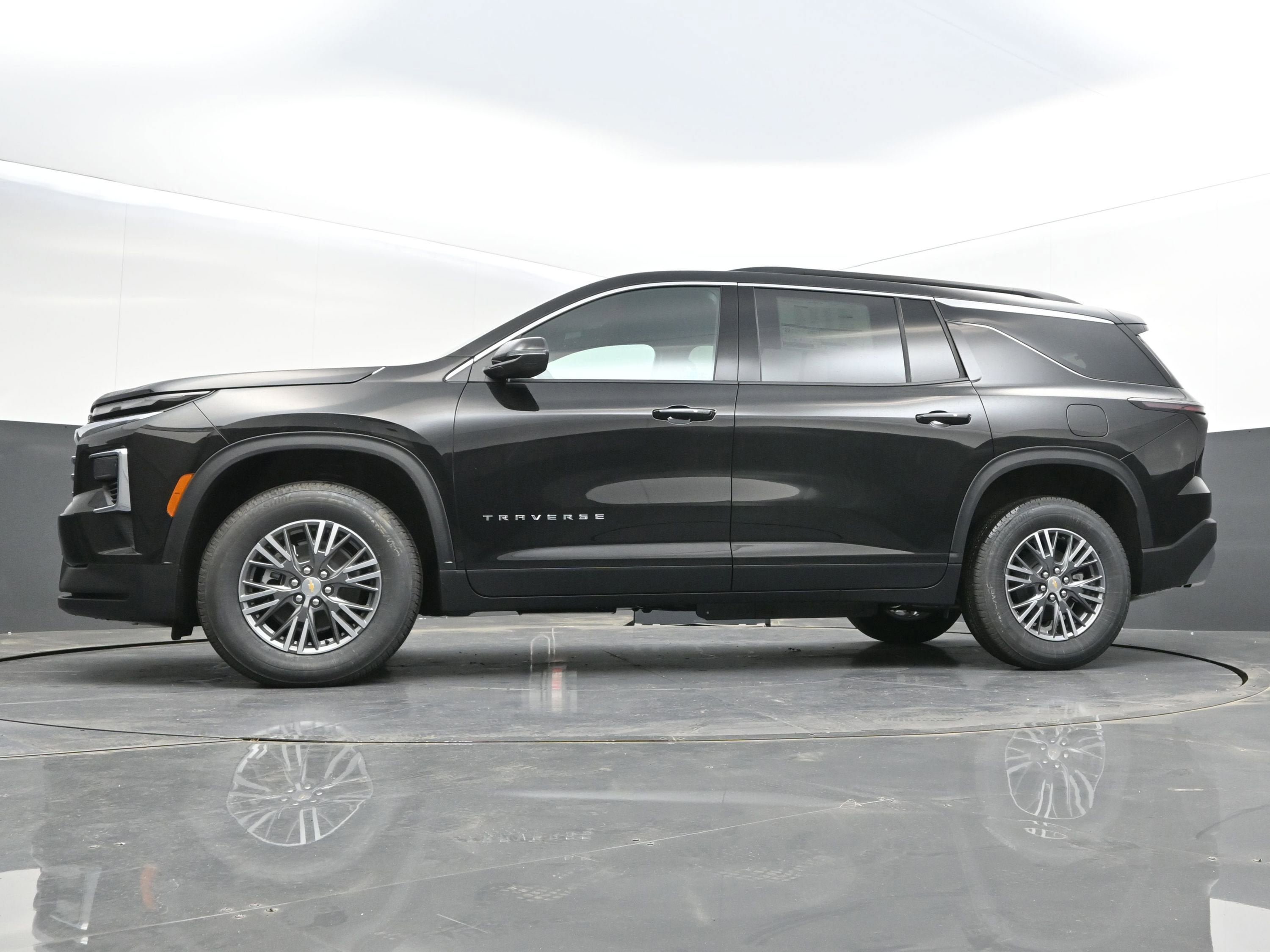 New 2026 Chevrolet Traverse LT FWD image 39