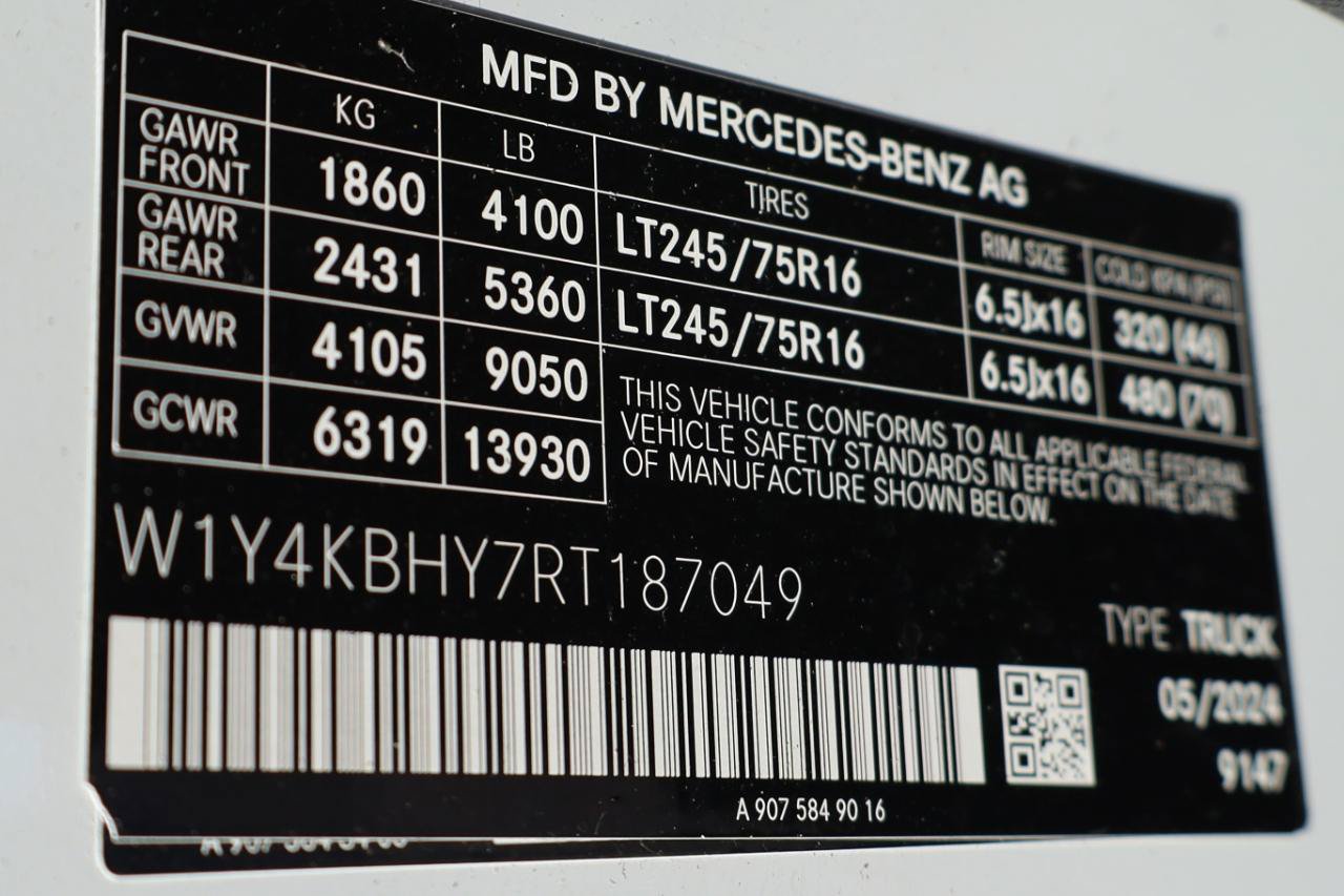 Used 2024 Mercedes-Benz Sprinter 2500 image 13