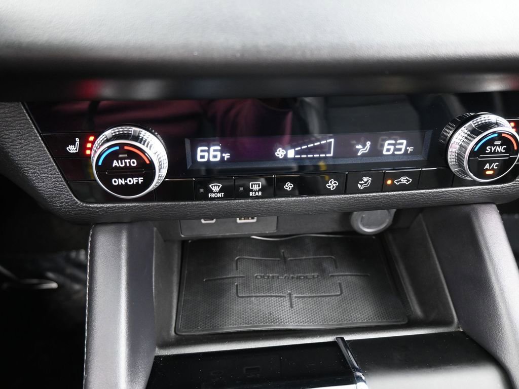 Used 2023 Mitsubishi Outlander SE image 27