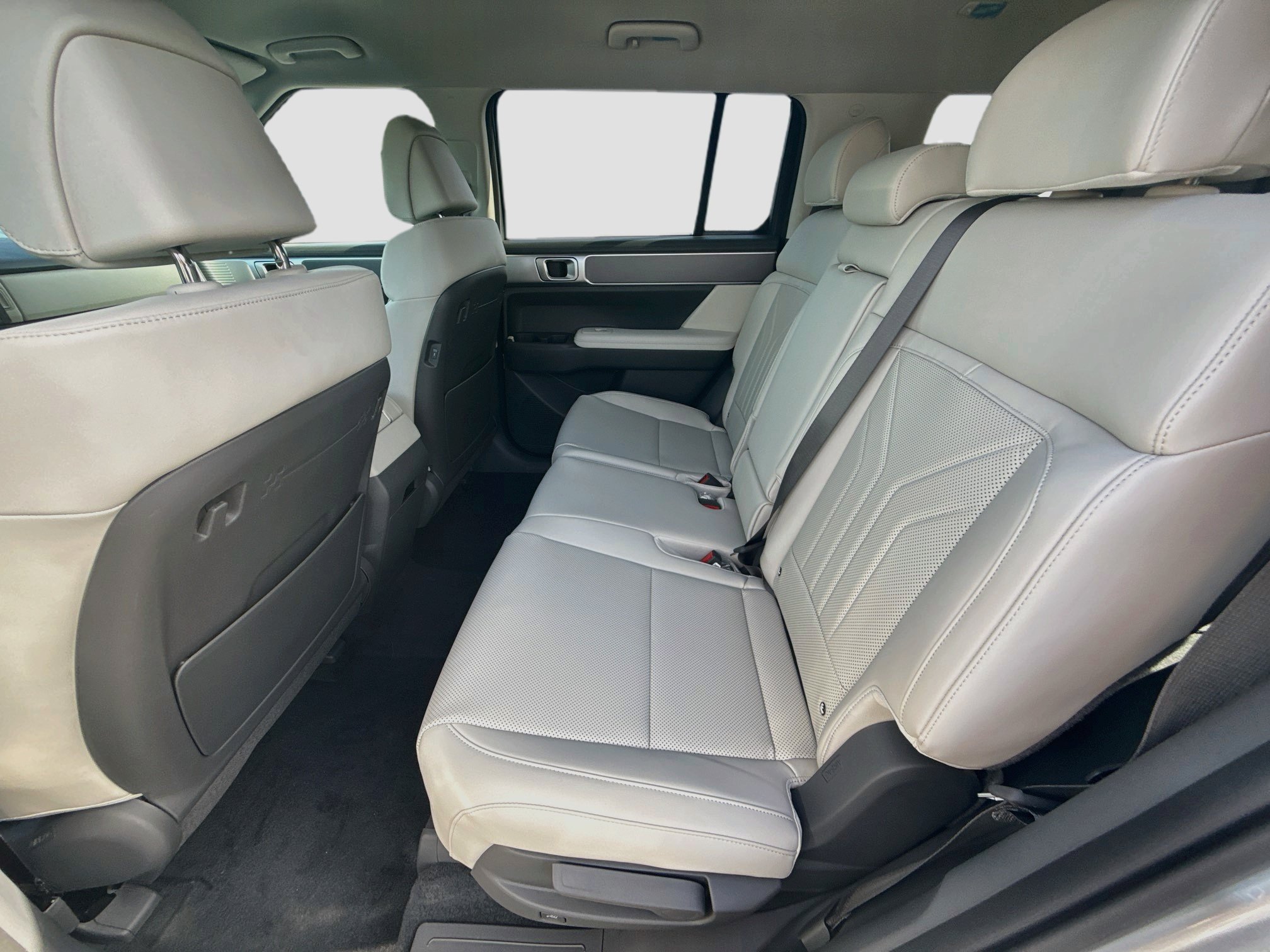 New 2027 Hyundai Santa Fe SEL FWD image 17