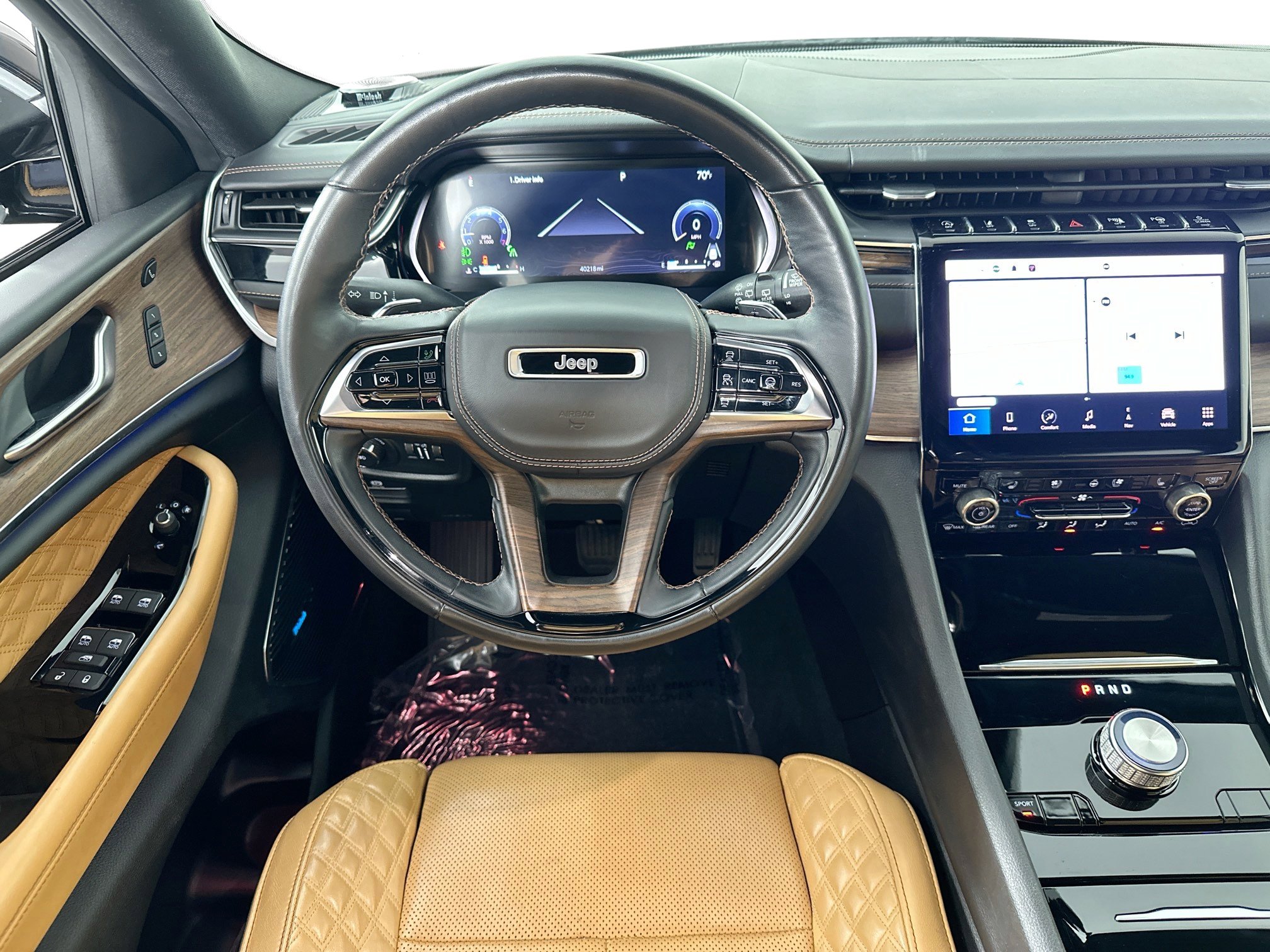 Used 2023 Jeep Grand Cherokee L Summit w/ Advanced Protech Group IV image 24