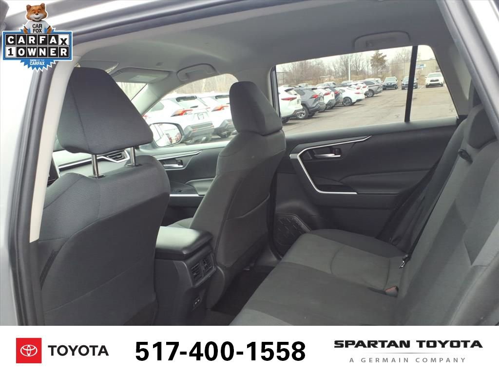 Used 2025 Toyota RAV4 XLE AWD/4WD image 12