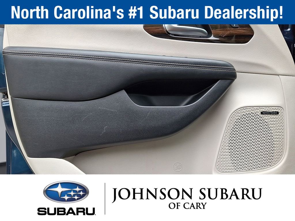 Used 2022 Chrysler Pacifica Limited FWD image 11