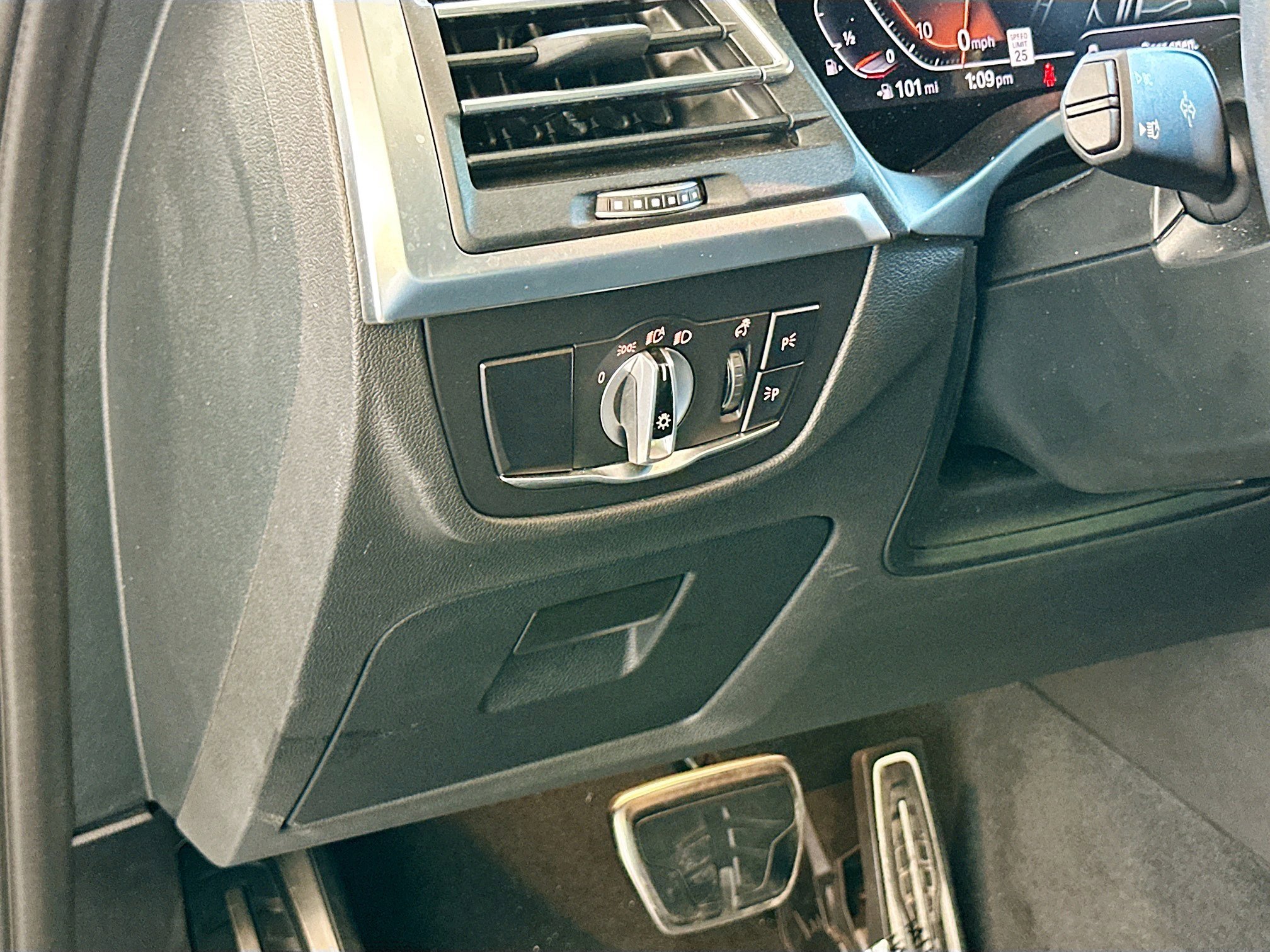 Used 2023 BMW X4 xDrive30i w/ M Sport Package image 10