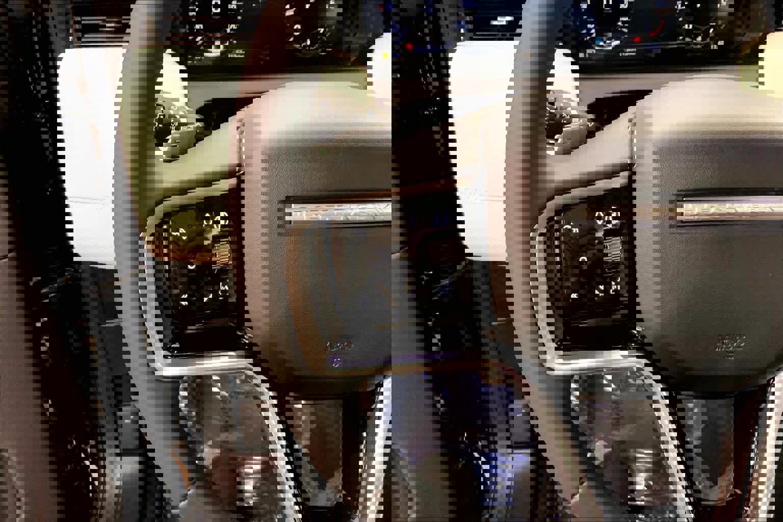 Used 2024 Land Rover Discovery Sport Dynamic SE image 24