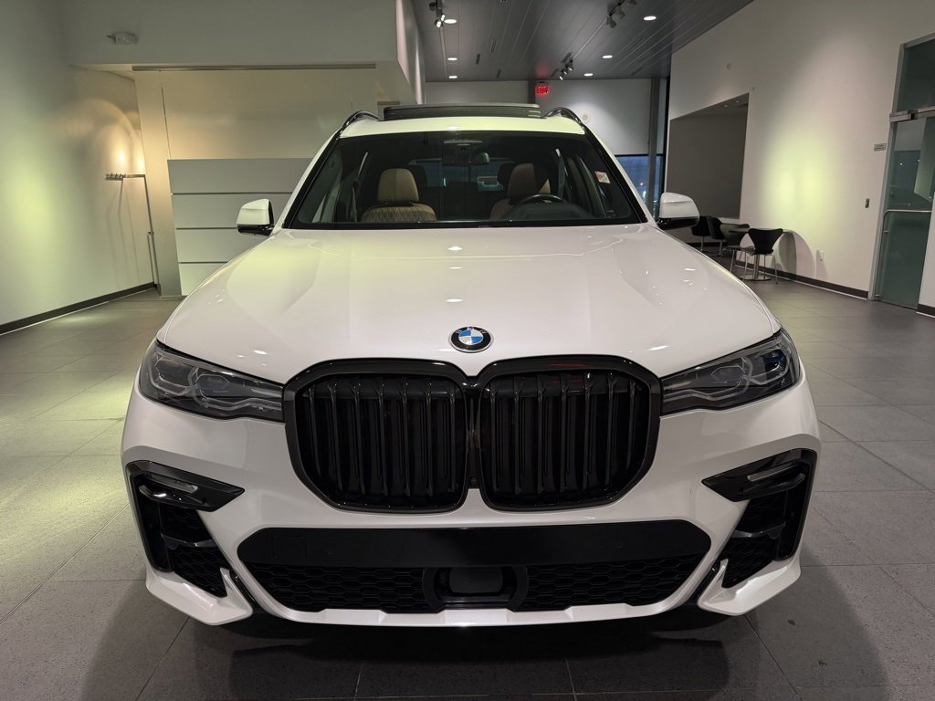 Used 2020 BMW X7 M50i image 30