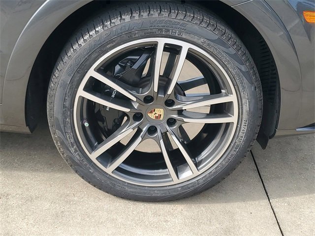 Certified 2023 Porsche Cayenne Turbo image 14