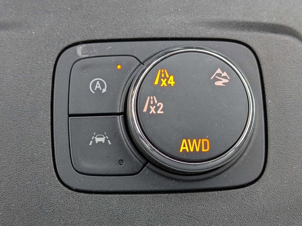 Used 2022 Chevrolet Traverse LT w/ LPO, Floor Liner Package image 32