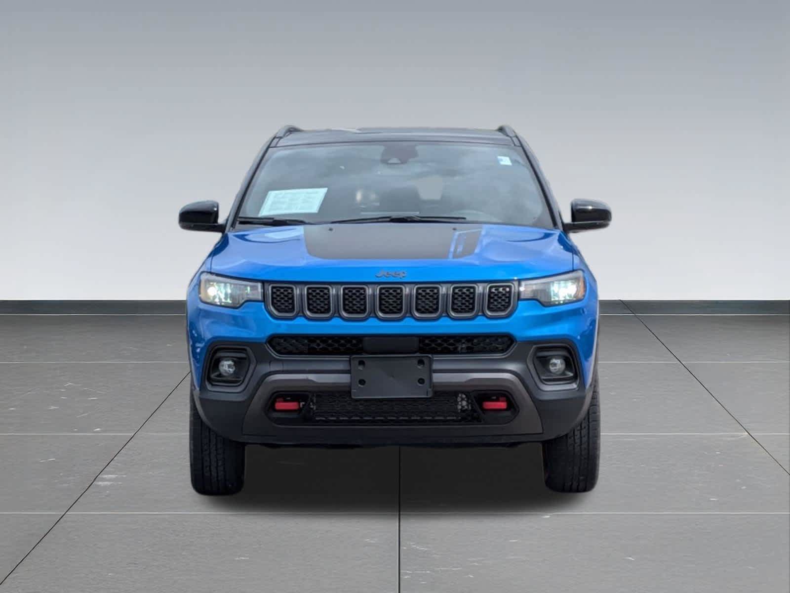 Used 2024 Jeep Compass Trailhawk AWD/4WD image 8