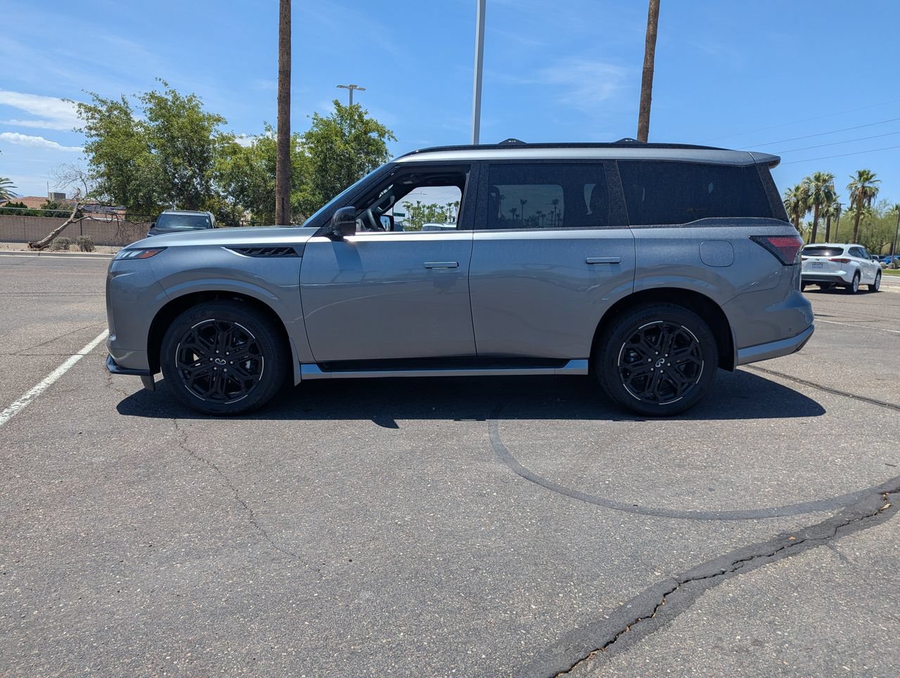 New 2027 INFINITI QX80 Sensory w/ Sport Exterior Package AWD/4WD image 2