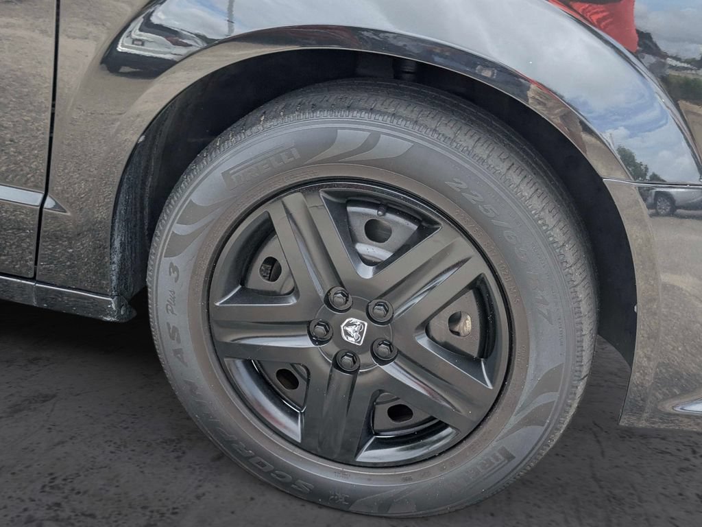 Used 2019 Dodge Grand Caravan SE w/ UConnect Hands-Free Group FWD image 5